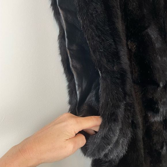 DILVA DI ROMA Faux Fur Vest Size Medium Large Italian Design Made in USA Black - Picture 6 of 11